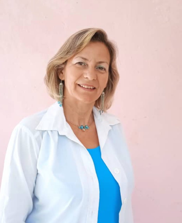 Medica neuróloga de frente