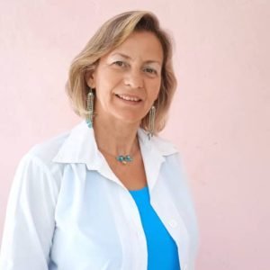 Medica neuróloga de frente